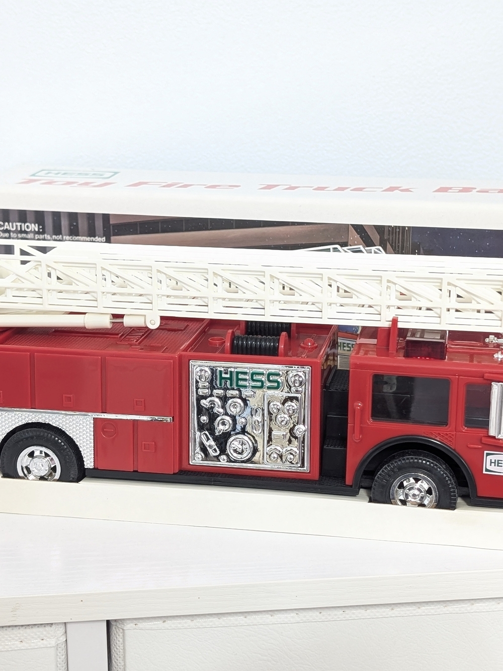 1986 Vintage Hess Toy Red Fire Truck Bank — First Edition Collectible NOS - Picture 4 of 11